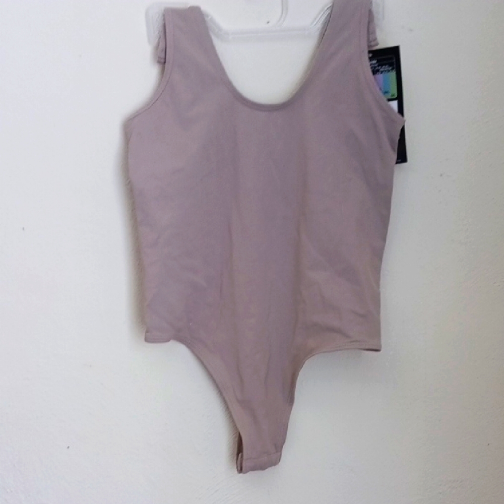 Seamless smoothing bodysuit